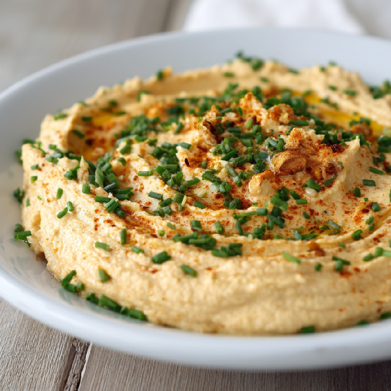 Hummus s pečeným cesnakom