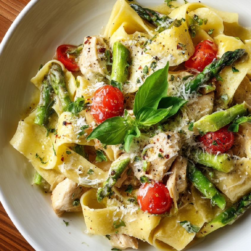 Pappardelle s morčacím mäsom a špargľou